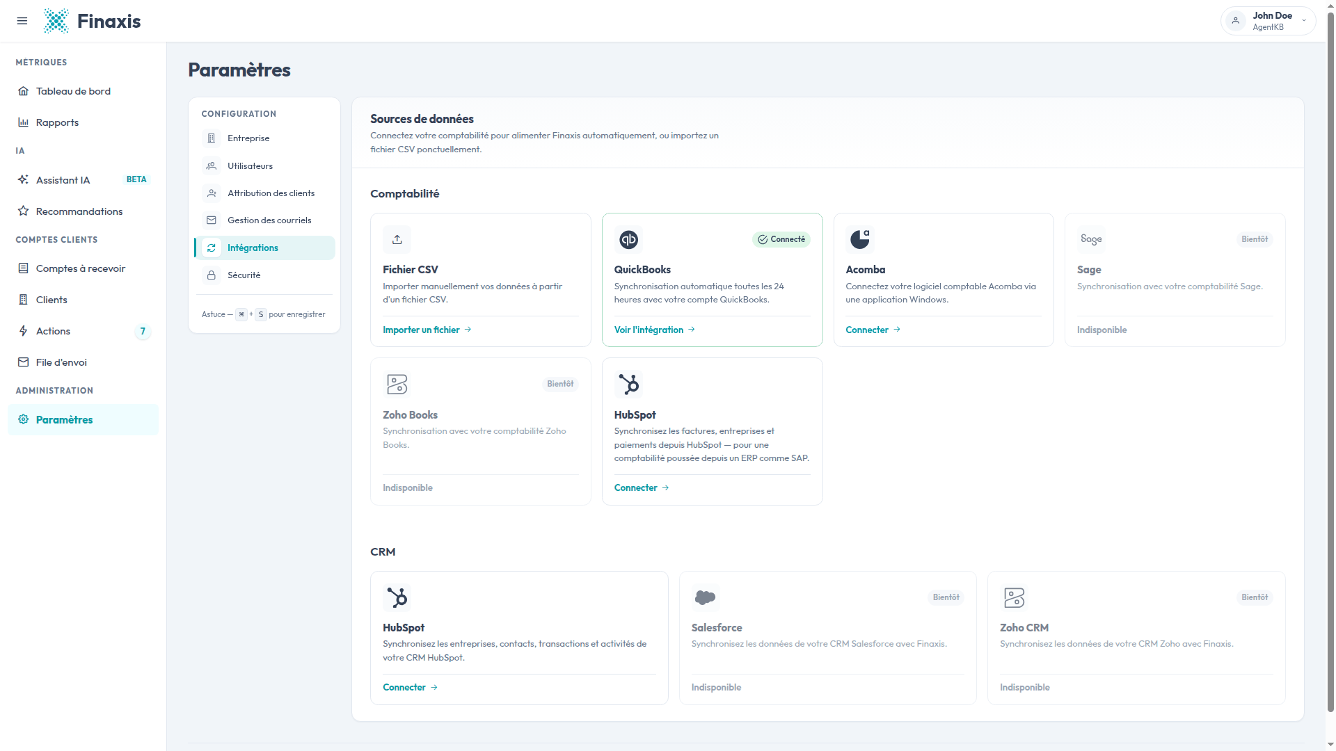 La page Sources de données dans les paramètres Finaxis, avec les intégrations comptables comme QuickBooks, Acomba et l'import CSV.